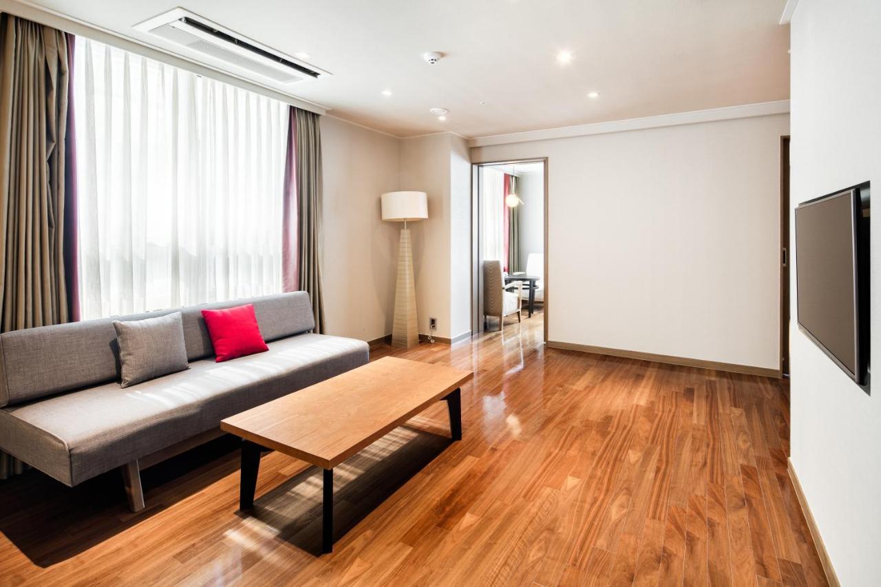 Ramada Hotel And Suites Seoul Namdaemun Екстер'єр фото