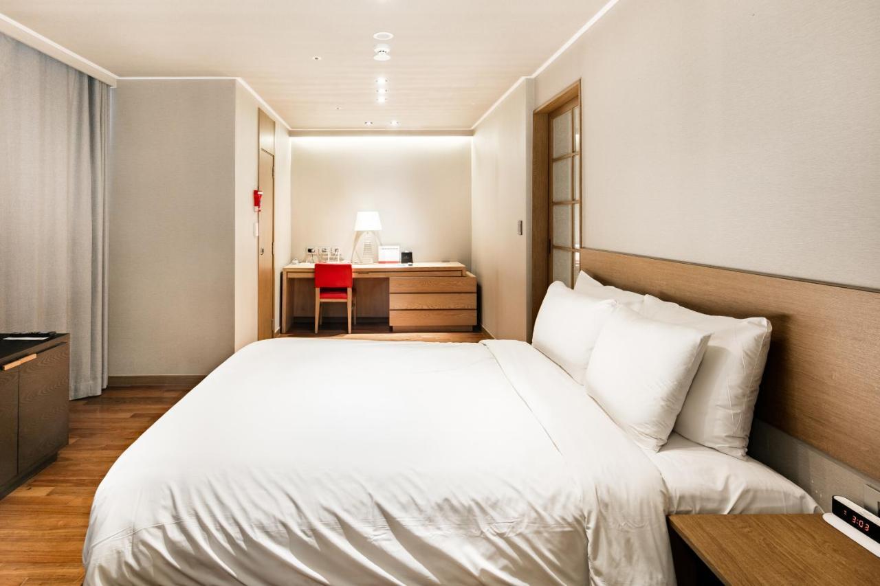 Ramada Hotel And Suites Seoul Namdaemun Екстер'єр фото