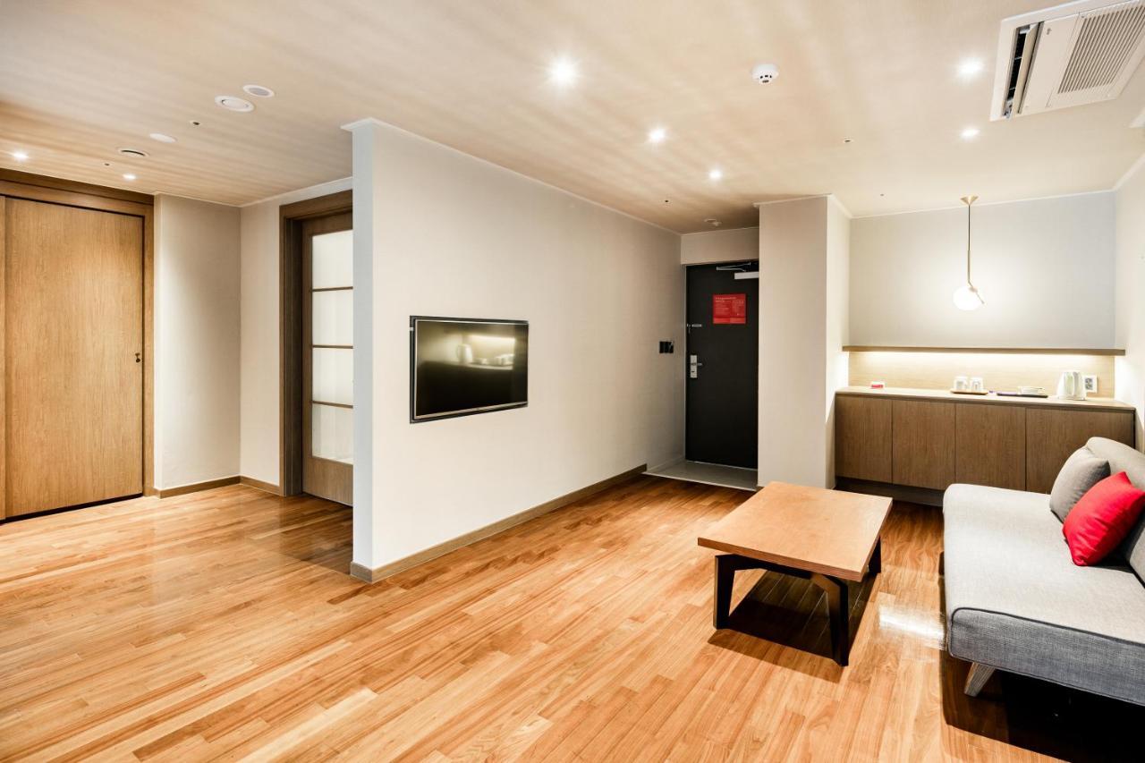 Ramada Hotel And Suites Seoul Namdaemun Екстер'єр фото