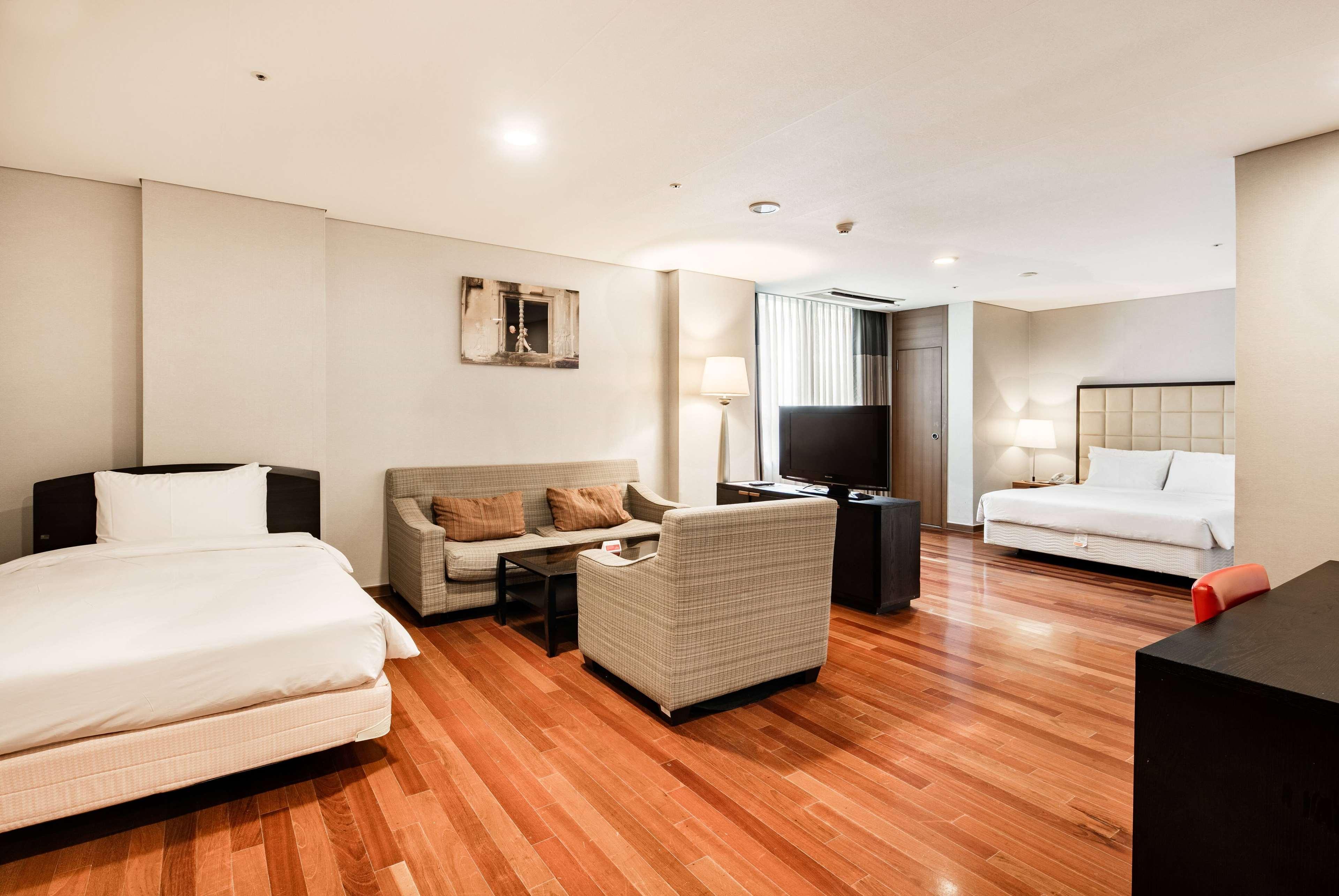 Ramada Hotel And Suites Seoul Namdaemun Екстер'єр фото