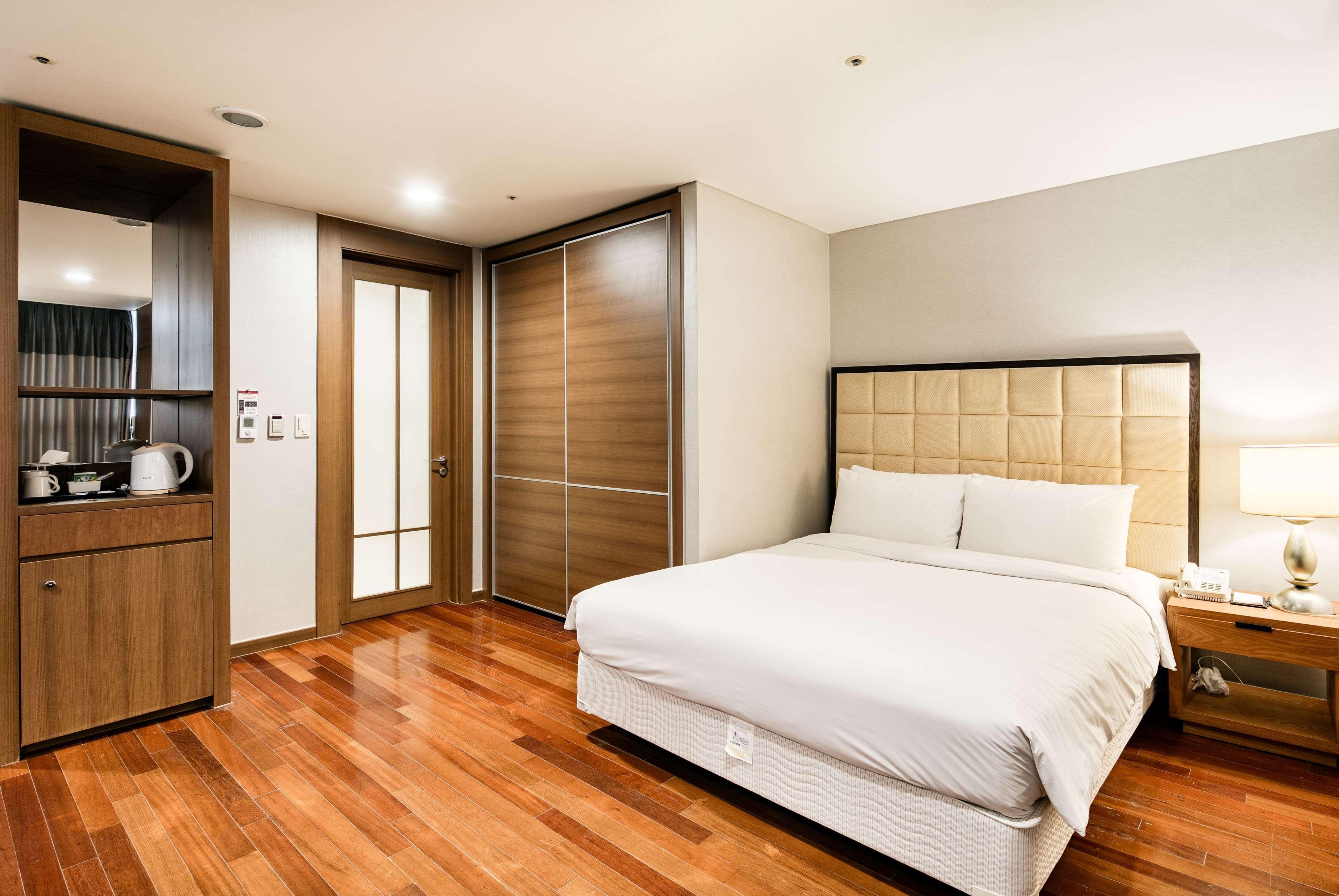 Ramada Hotel And Suites Seoul Namdaemun Екстер'єр фото
