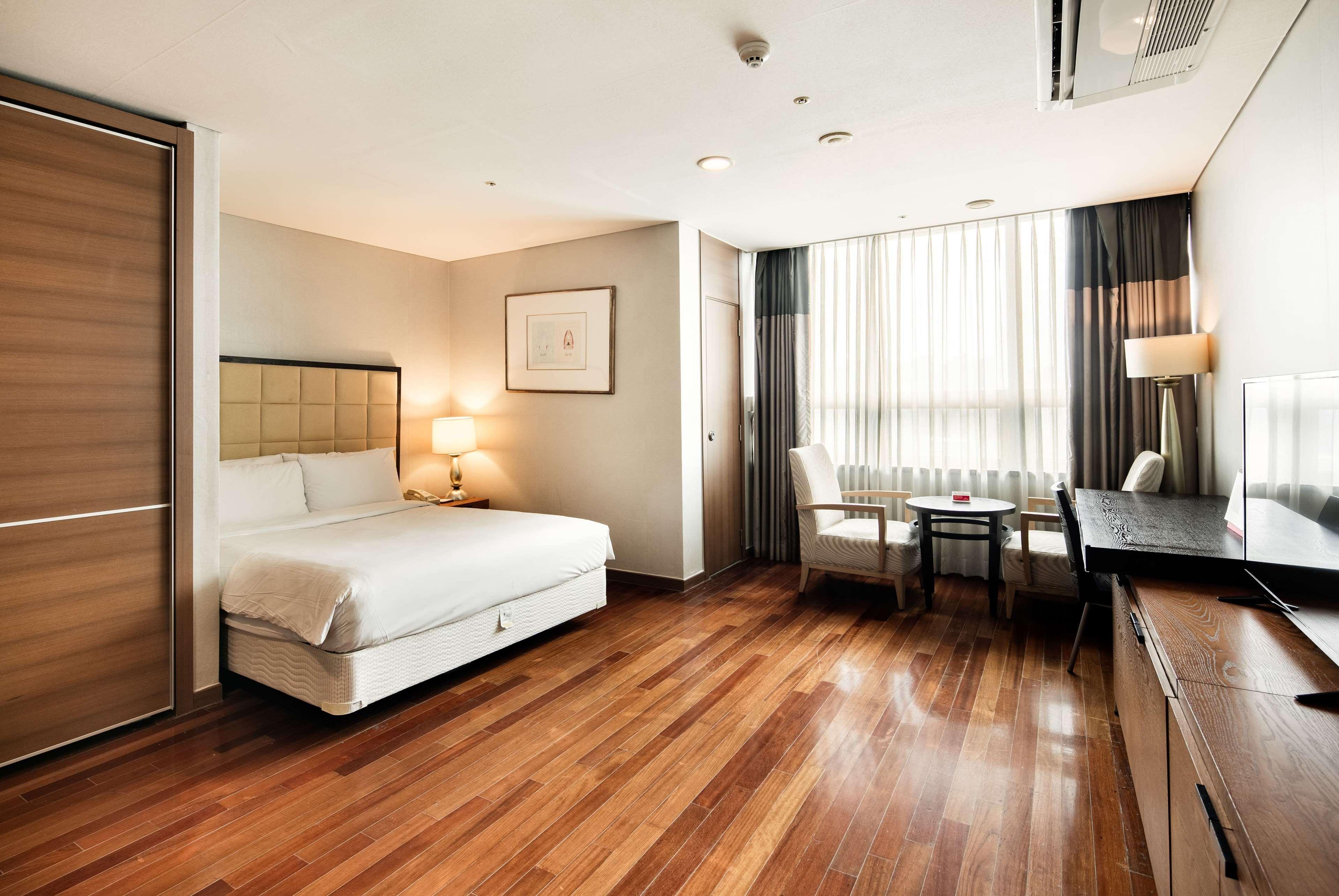 Ramada Hotel And Suites Seoul Namdaemun Екстер'єр фото