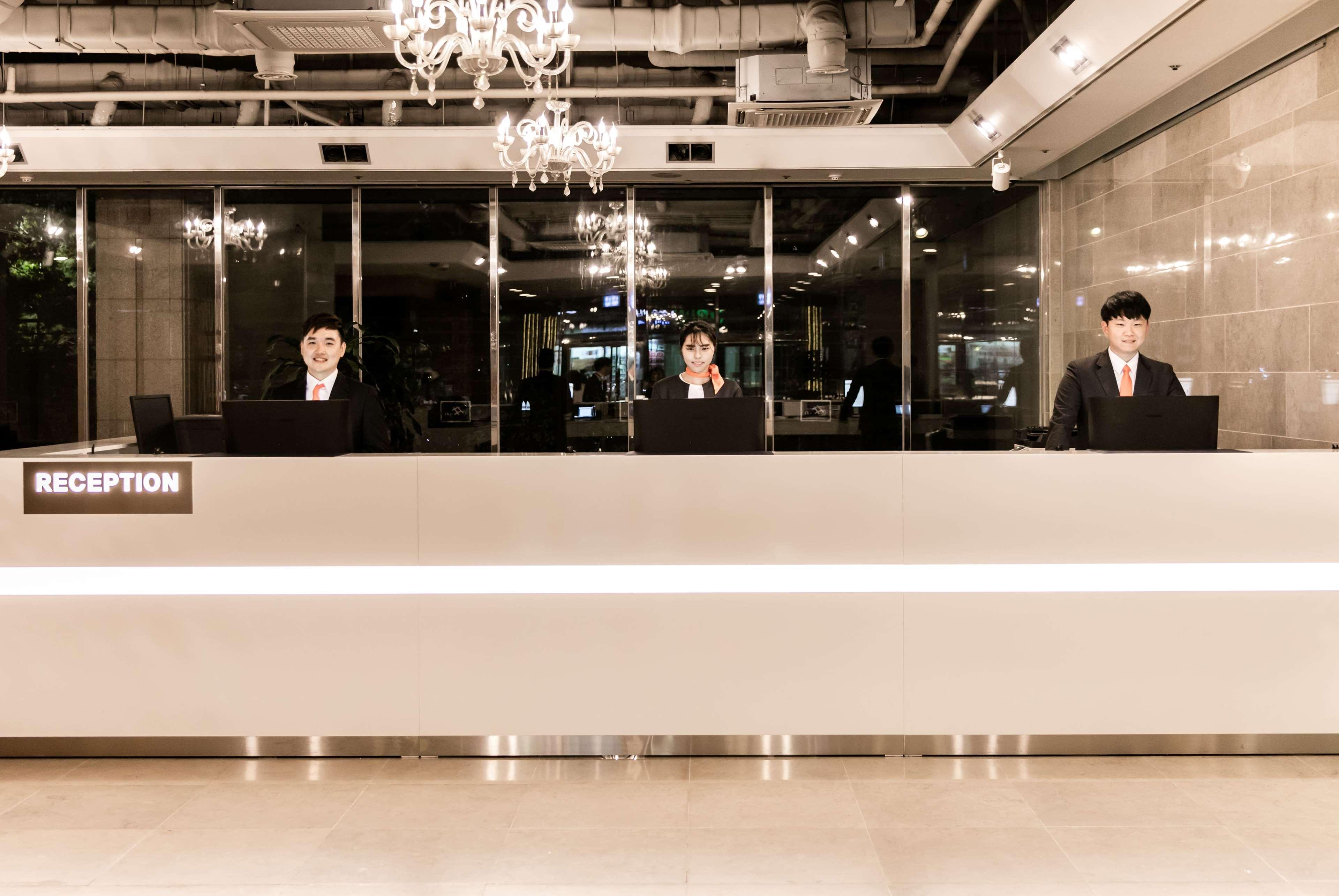 Ramada Hotel And Suites Seoul Namdaemun Екстер'єр фото