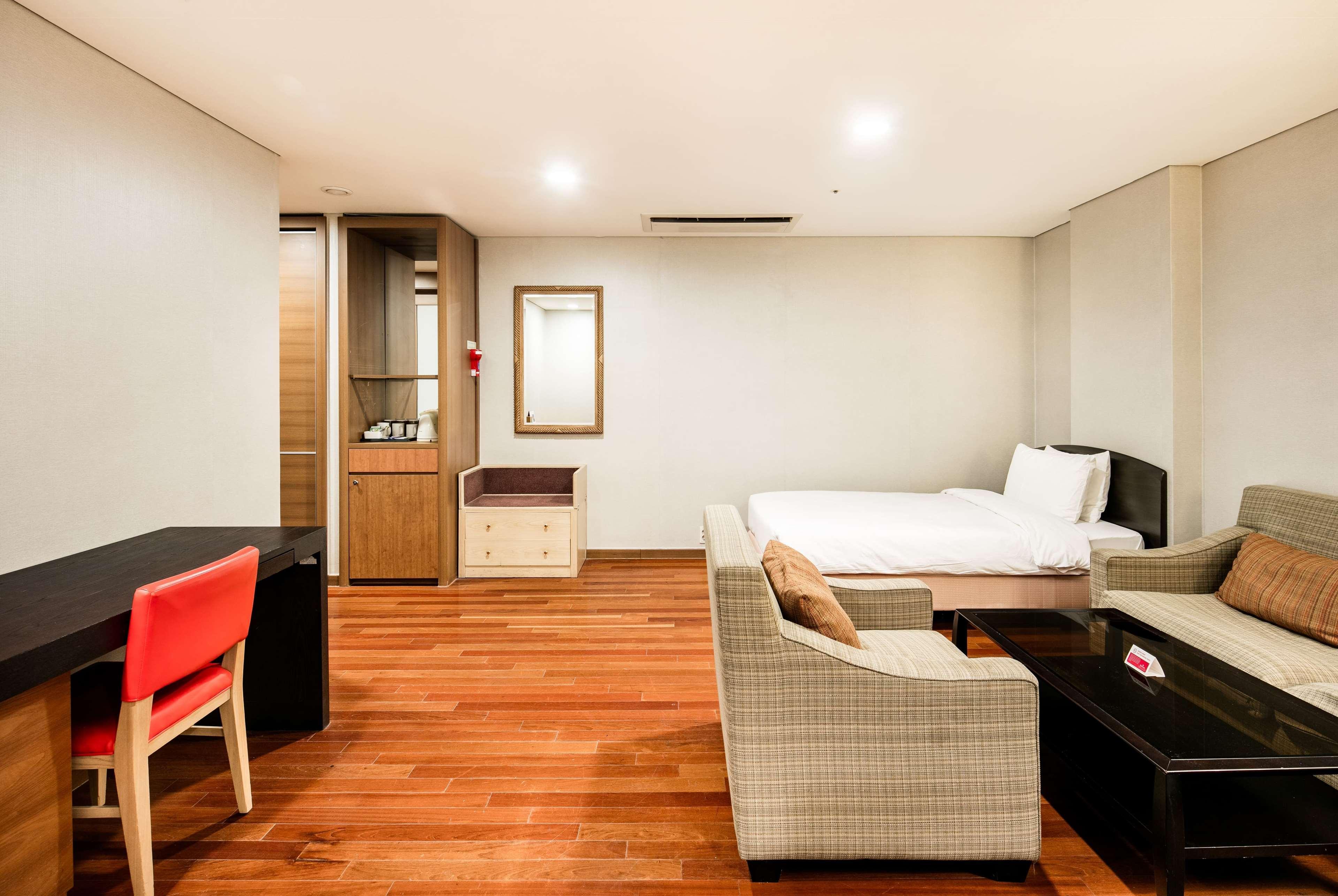 Ramada Hotel And Suites Seoul Namdaemun Екстер'єр фото