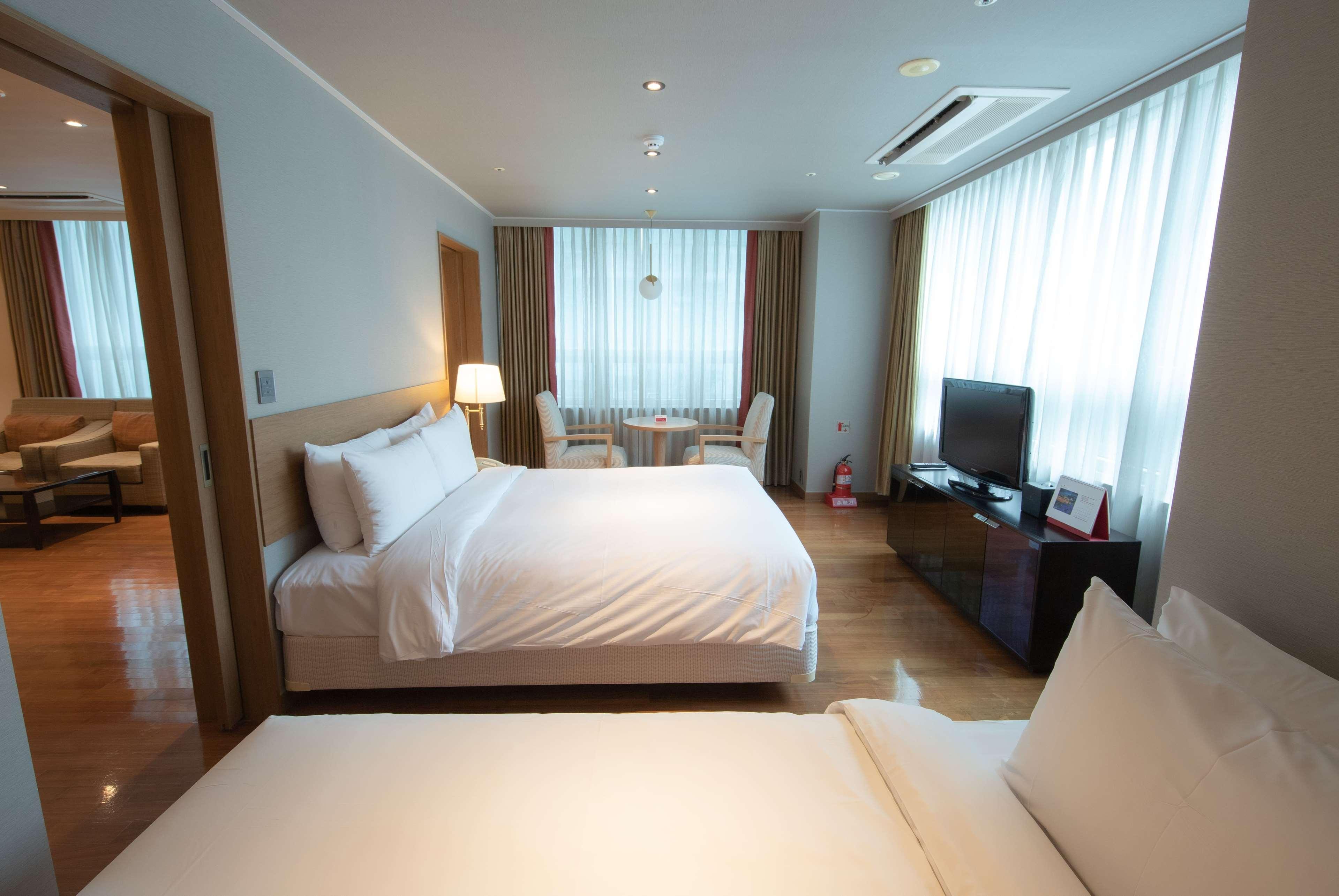 Ramada Hotel And Suites Seoul Namdaemun Екстер'єр фото