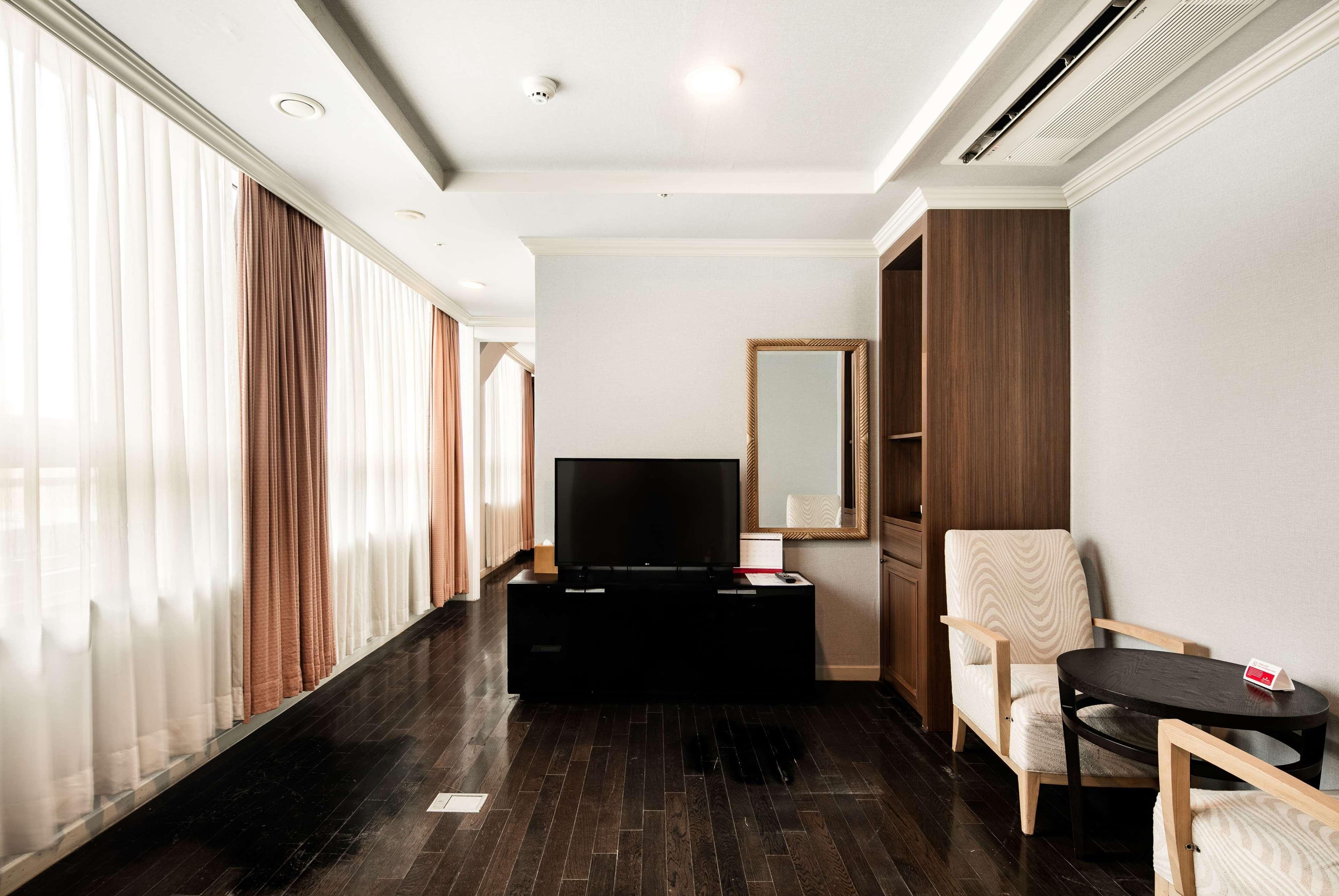 Ramada Hotel And Suites Seoul Namdaemun Екстер'єр фото